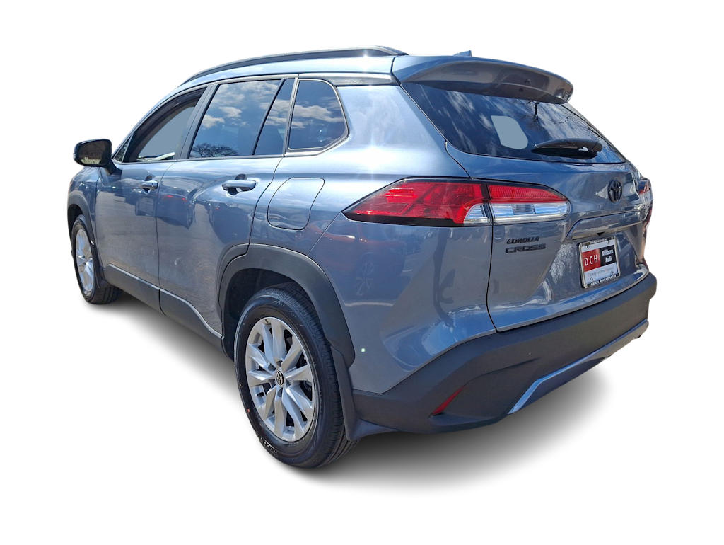 2024 Toyota Corolla Cross LE 22