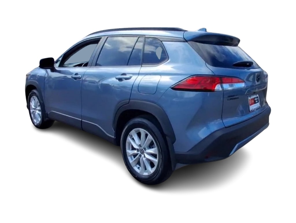2024 Toyota Corolla Cross LE 4