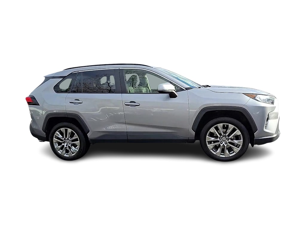 Thumbnail: 2019 Toyota RAV4 - 17