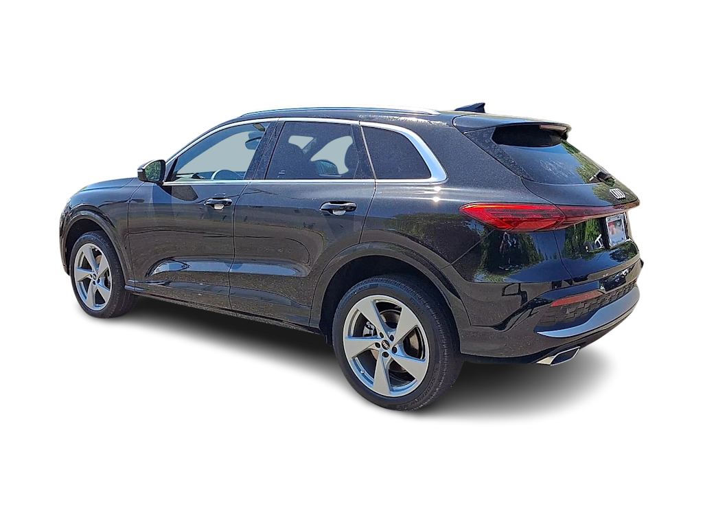 Thumbnail: 2026 Audi Q5 - 4