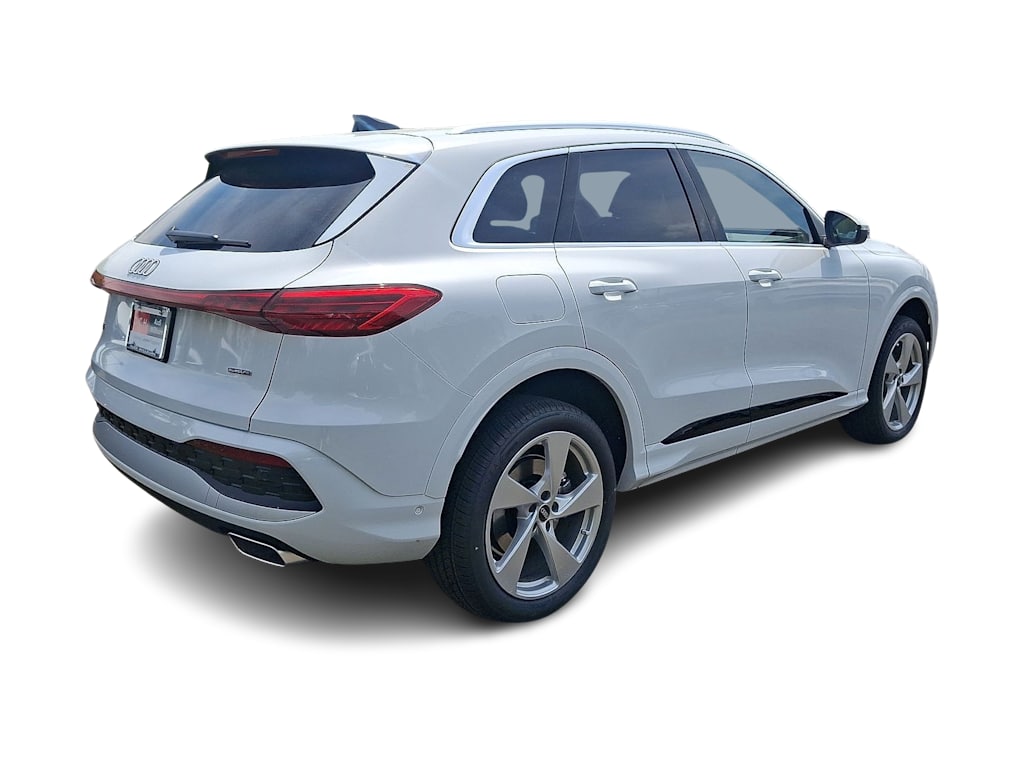 Thumbnail: 2026 Audi Q5 - 14