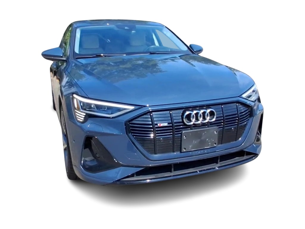 Thumbnail: 2022 Audi e-tron - 6