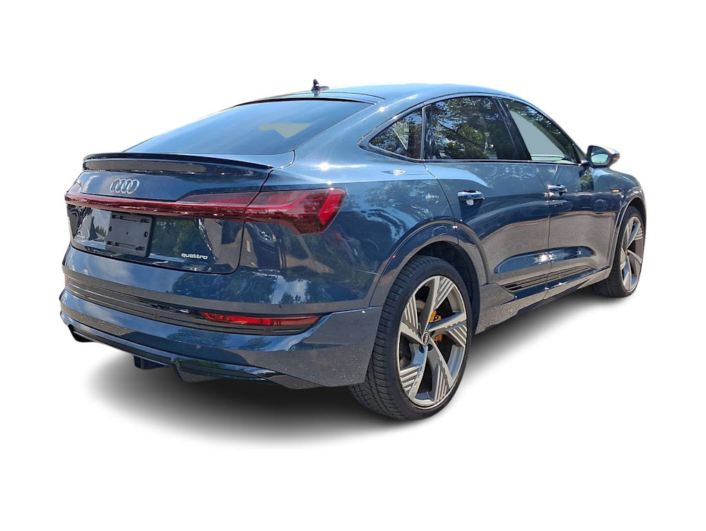 Thumbnail: 2022 Audi e-tron - 32
