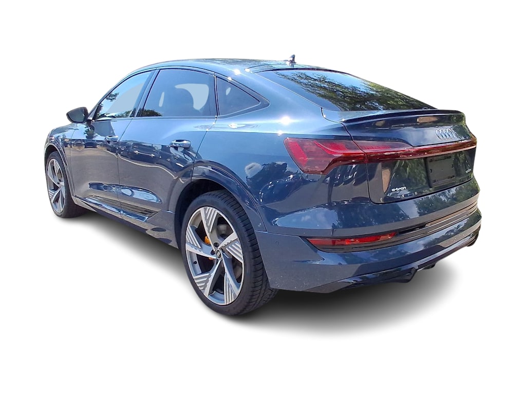 Thumbnail: 2022 Audi e-tron - 30