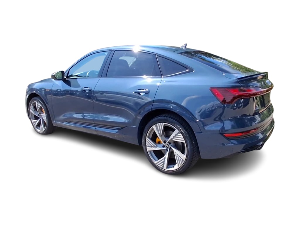 Thumbnail: 2022 Audi e-tron - 4