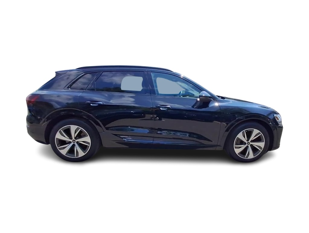 Thumbnail: 2024 Audi Q8 e-tron - 14