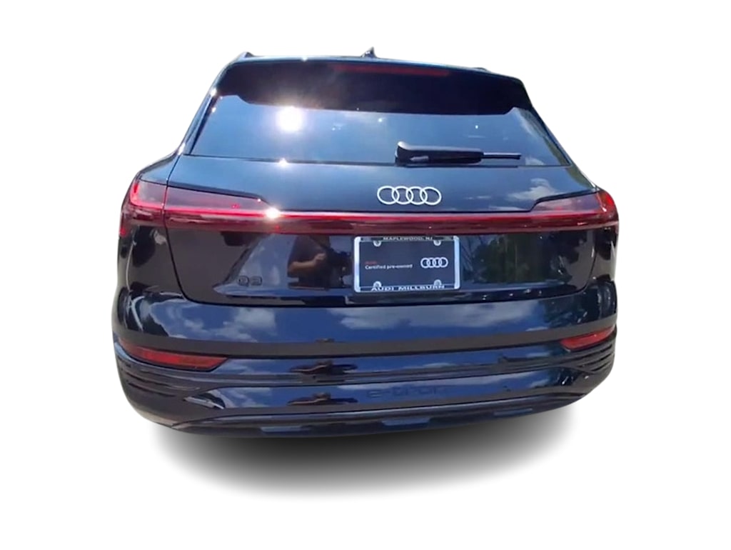 Thumbnail: 2024 Audi Q8 e-tron - 4