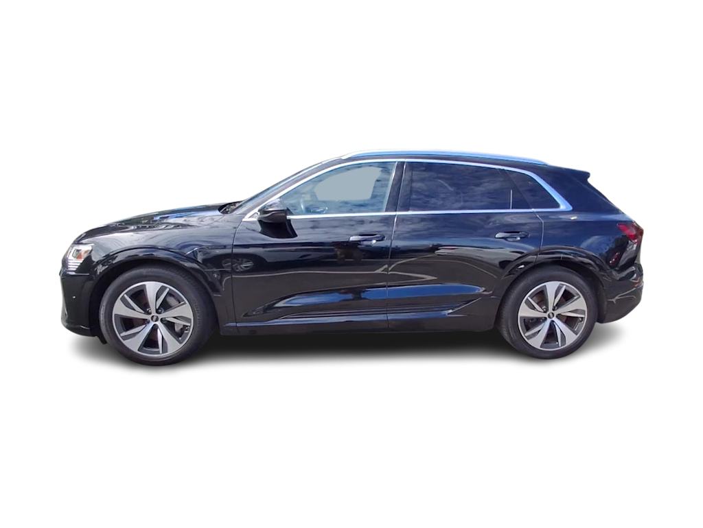 Thumbnail: 2024 Audi Q8 e-tron - 17