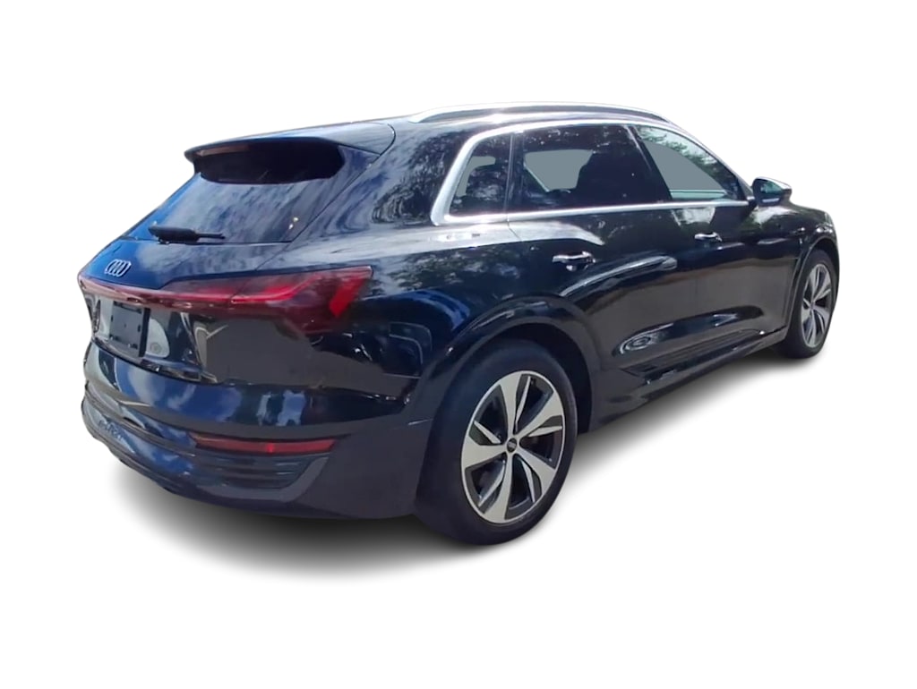 Thumbnail: 2024 Audi Q8 e-tron - 19