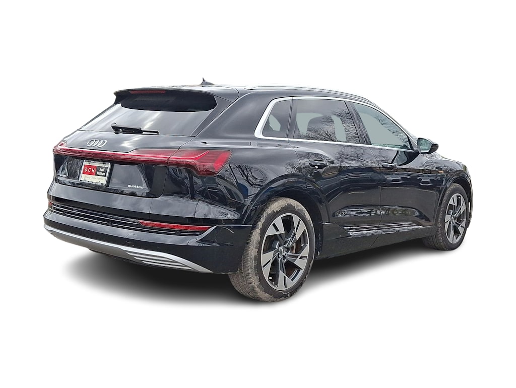 2022 Audi e-tron Premium 26