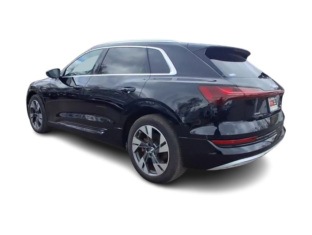 2022 Audi e-tron Premium 4