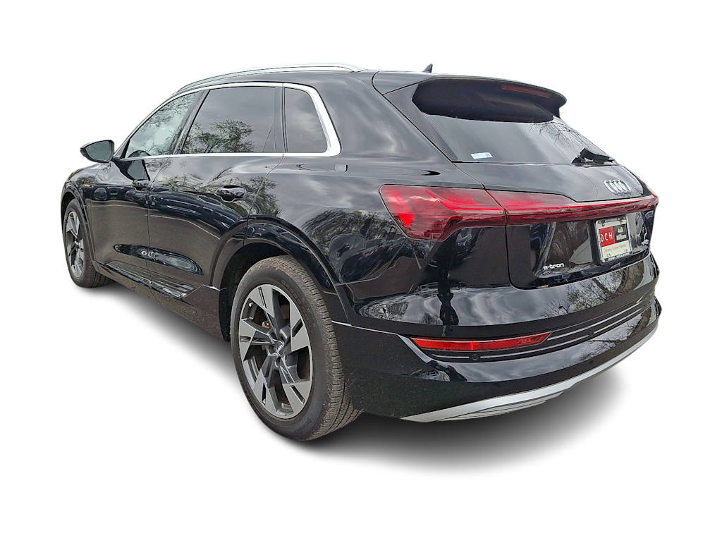 2022 Audi e-tron Premium 24