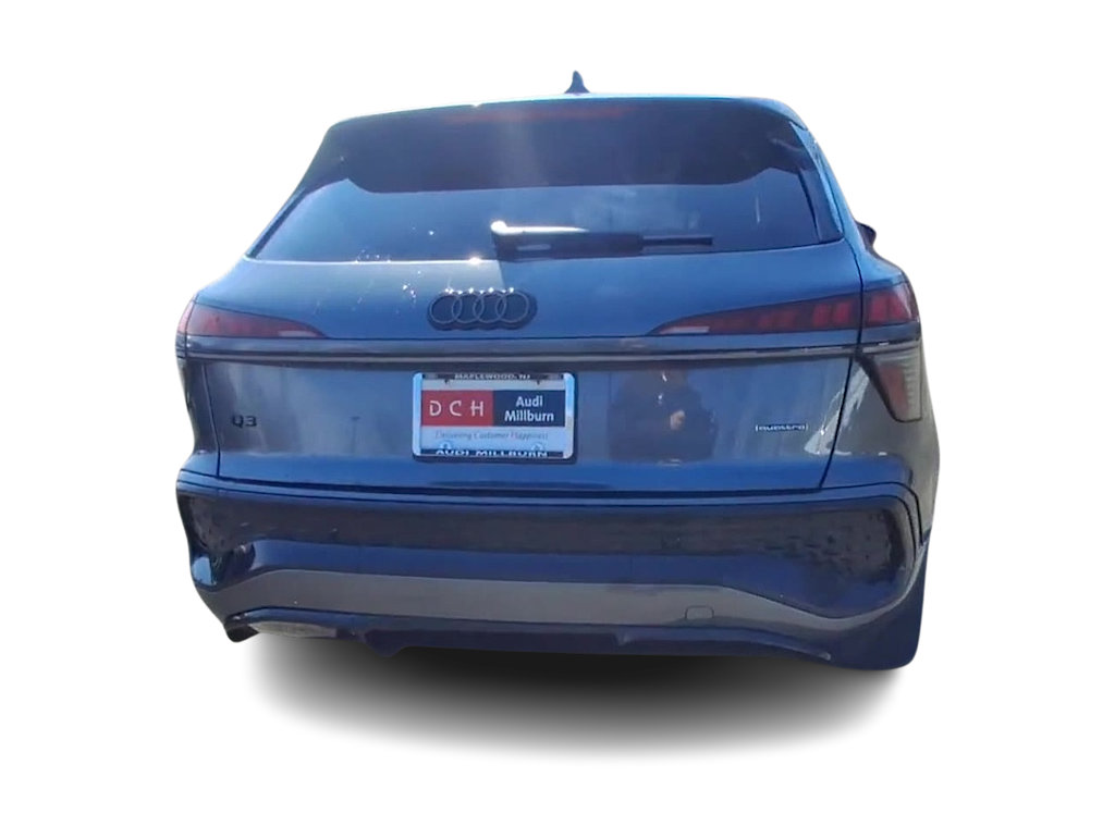 Thumbnail: 2026 Audi Q3 - 4