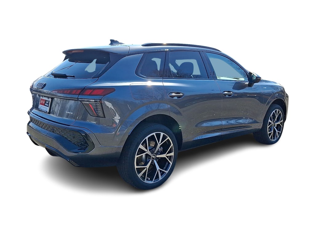 Thumbnail: 2026 Audi Q3 - 14