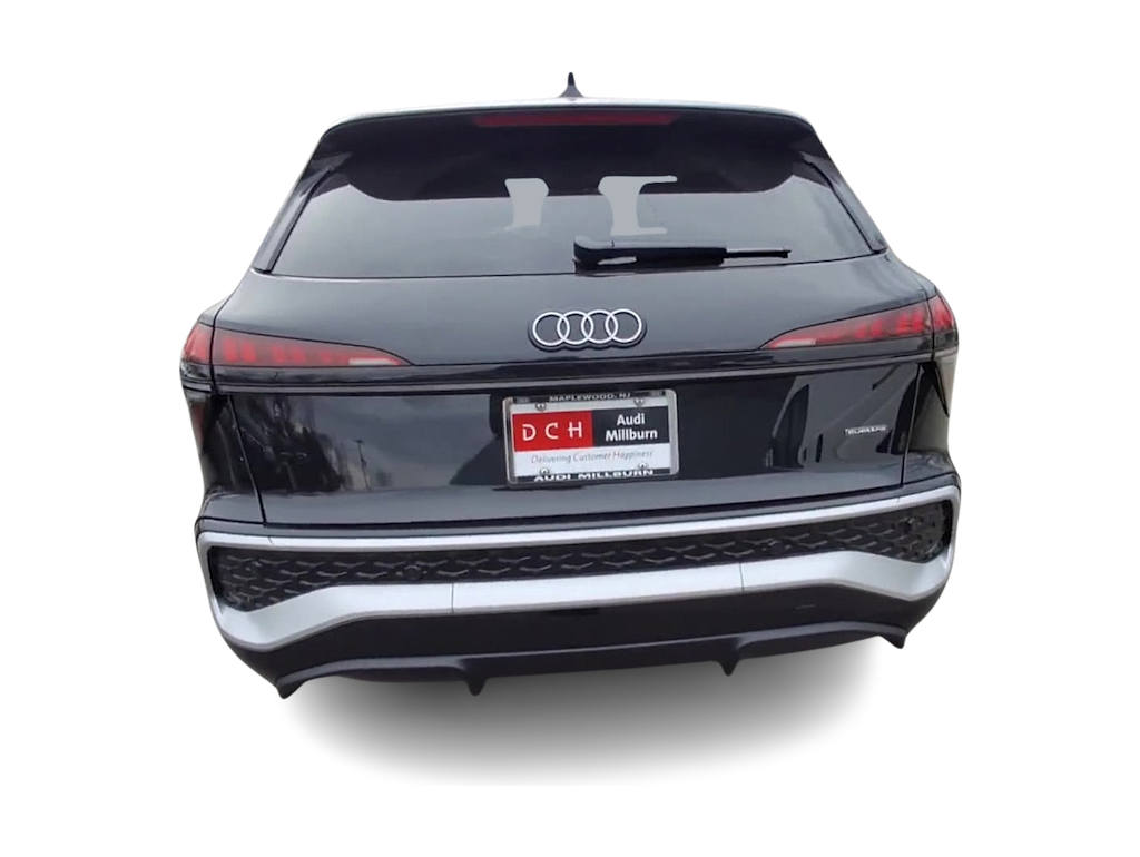 Thumbnail: 2026 Audi Q3 - 4