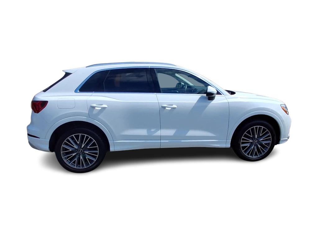 Thumbnail: 2022 Audi Q3 - 21