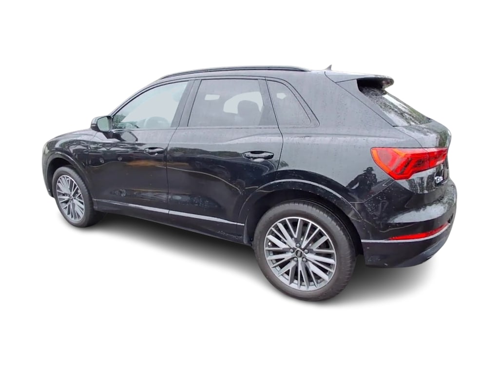 Thumbnail: 2023 Audi Q3 - 4