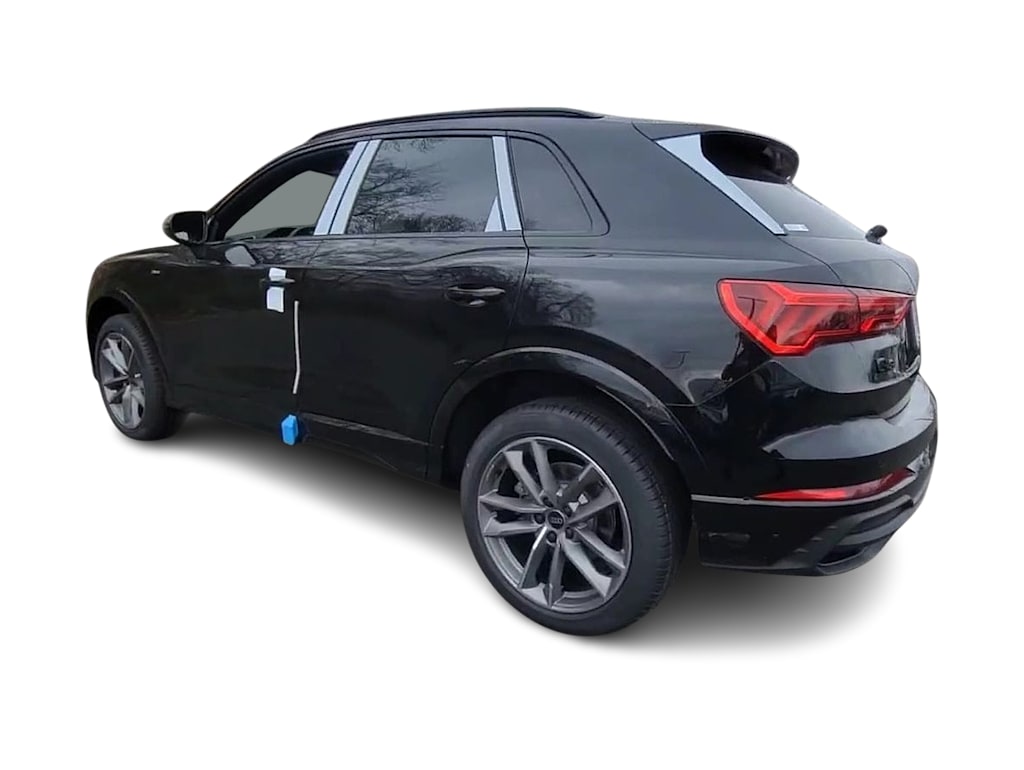 Thumbnail: 2023 Audi Q3 - 4