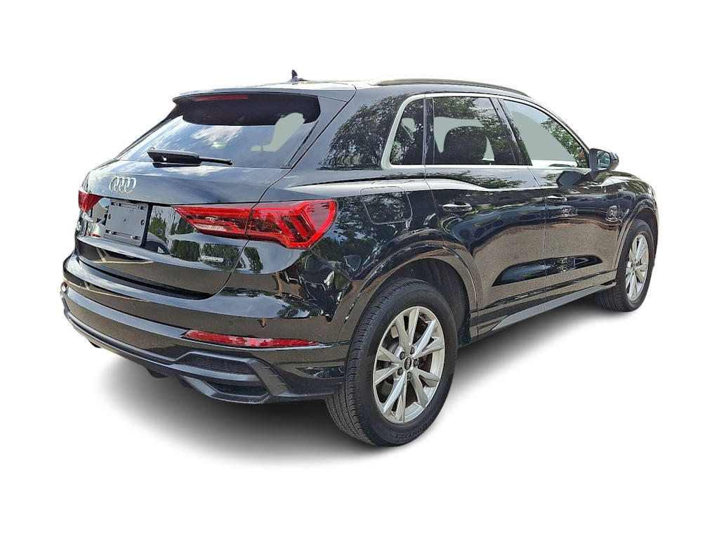 Thumbnail: 2022 Audi Q3 - 32
