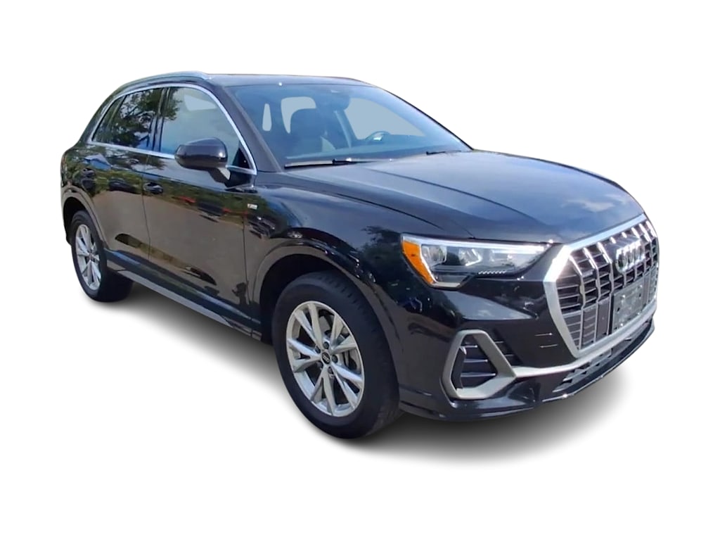 Thumbnail: 2022 Audi Q3 - 17