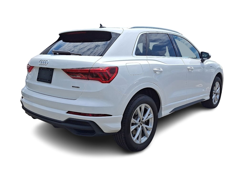 Thumbnail: 2023 Audi Q3 - 32