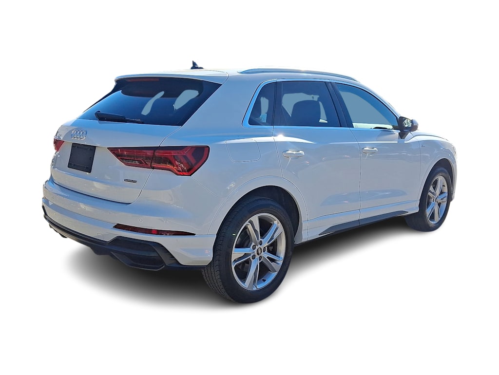 Thumbnail: 2022 Audi Q3 - 26