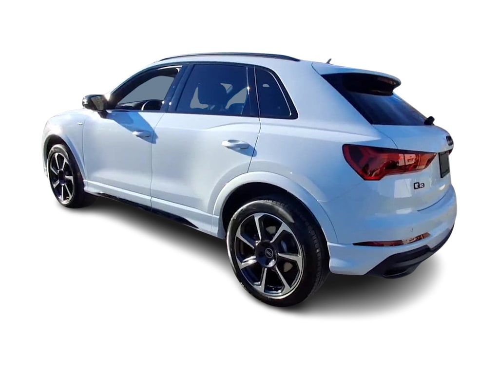 Thumbnail: 2025 Audi Q3 - 4