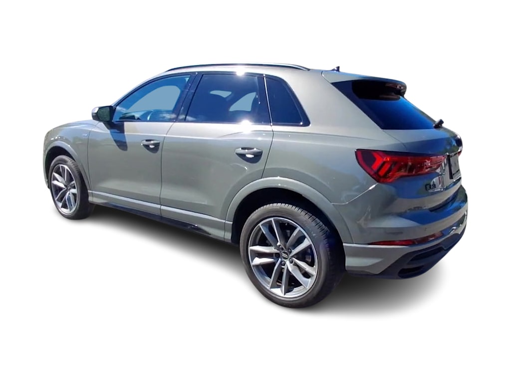 Thumbnail: 2023 Audi Q3 - 4