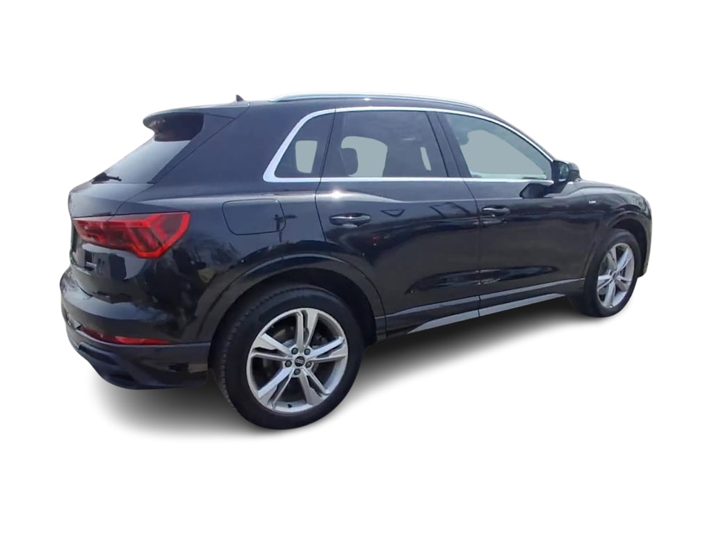 Thumbnail: 2021 Audi Q3 - 17