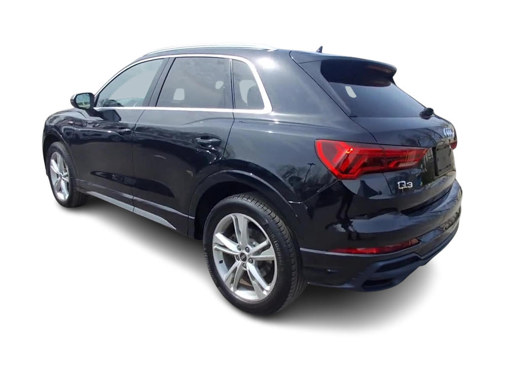 Thumbnail: 2021 Audi Q3 - 4