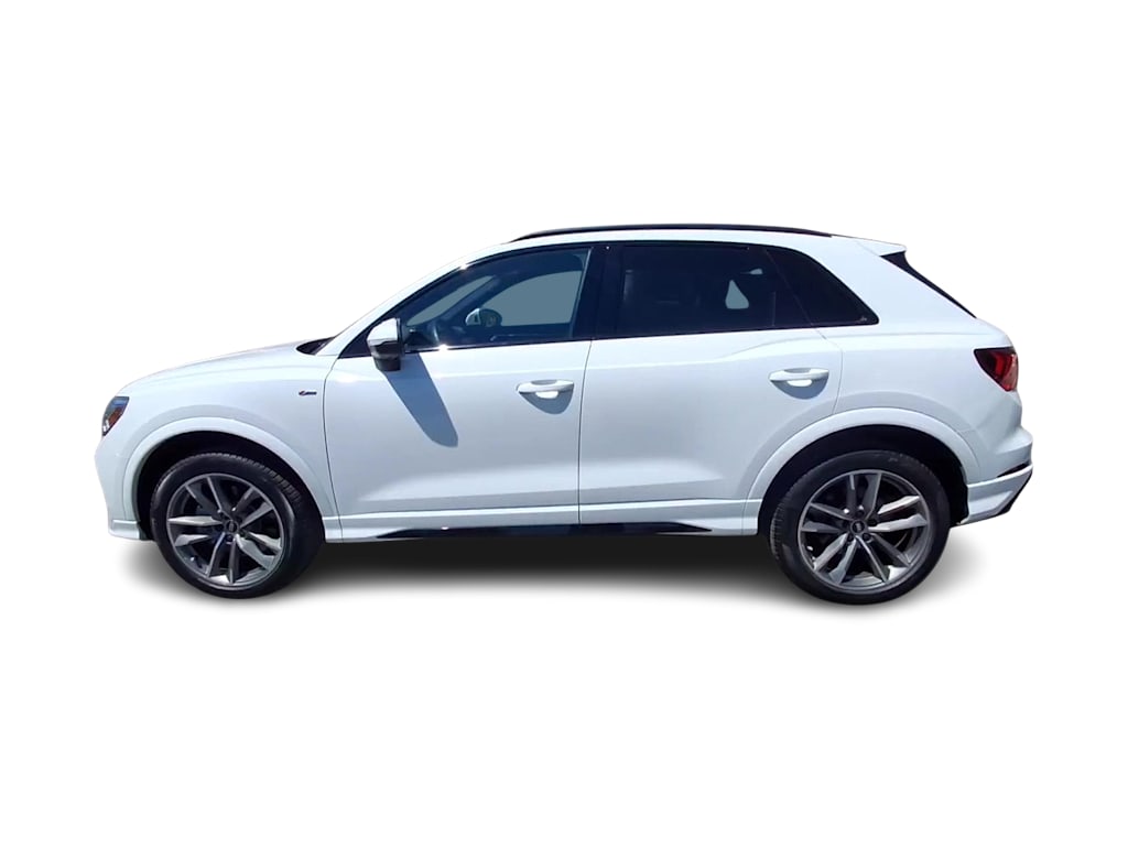 Thumbnail: 2023 Audi Q3 - 3