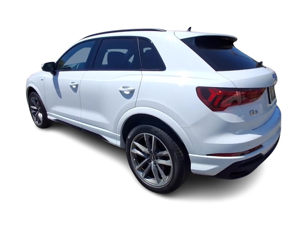 Thumbnail: 2023 Audi Q3 - 4