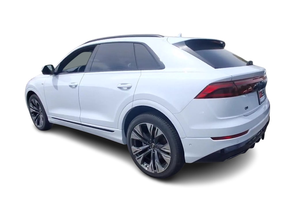 Thumbnail: 2026 Audi Q8 - 4
