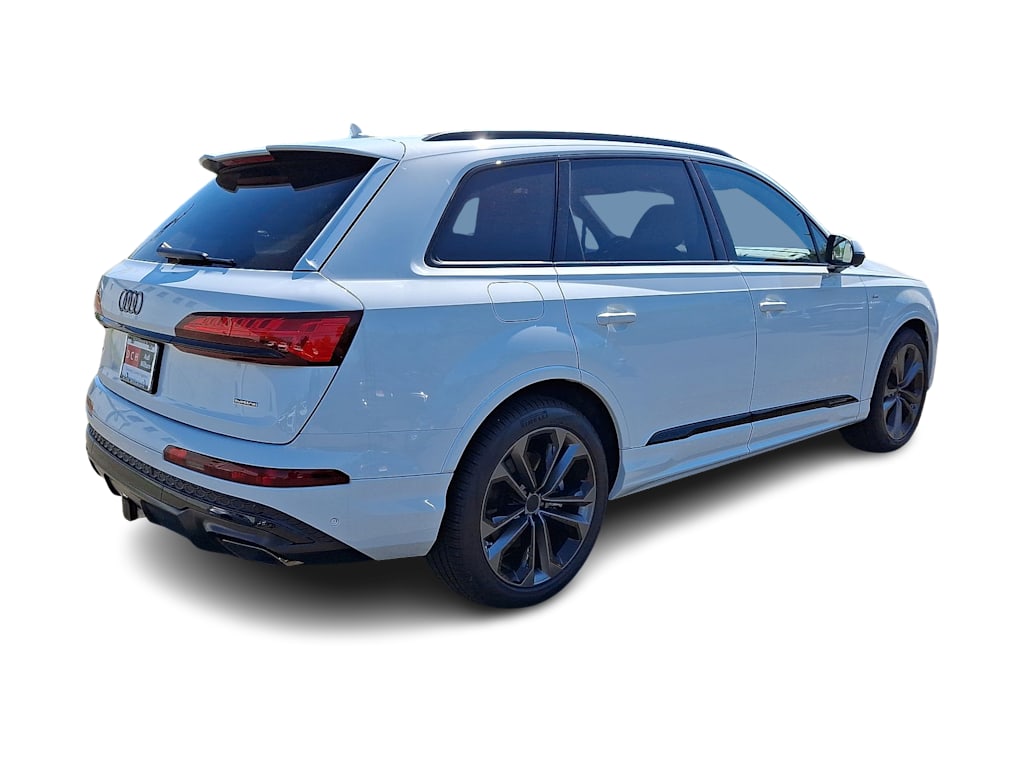 Thumbnail: 2026 Audi Q7 - 16