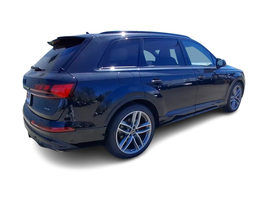 Thumbnail: 2026 Audi Q7 - 15