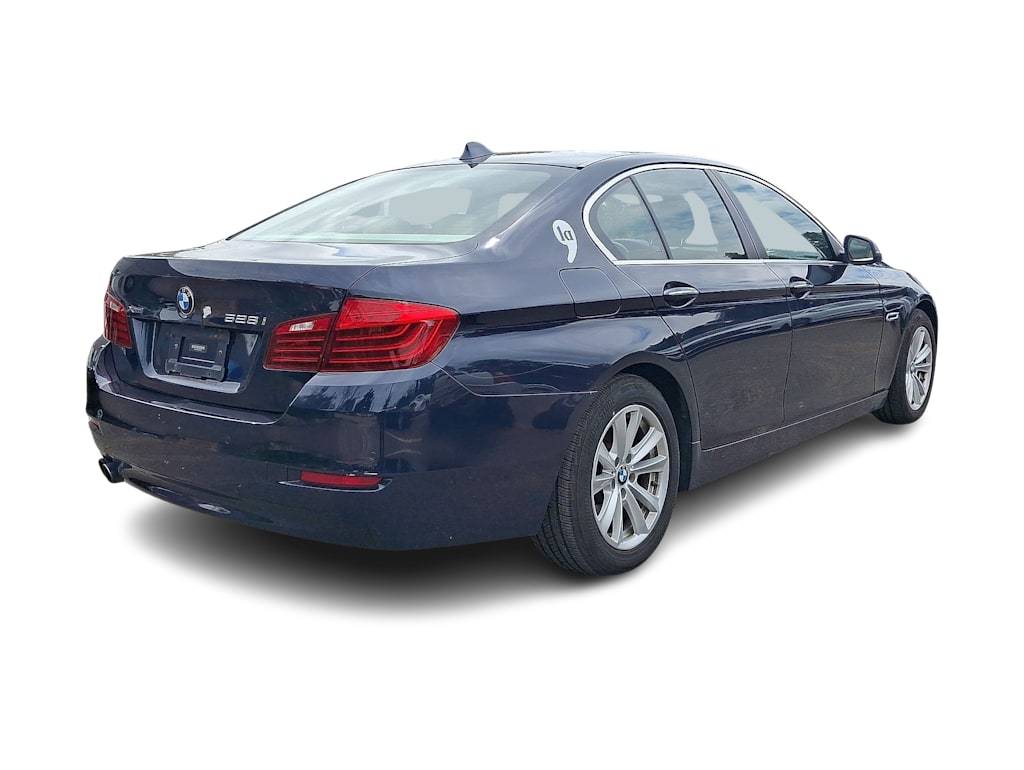Thumbnail: 2015 BMW 5 Series - 32