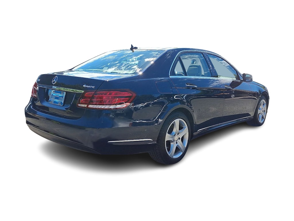 Thumbnail: 2015 Mercedes-Benz E-Class - 32