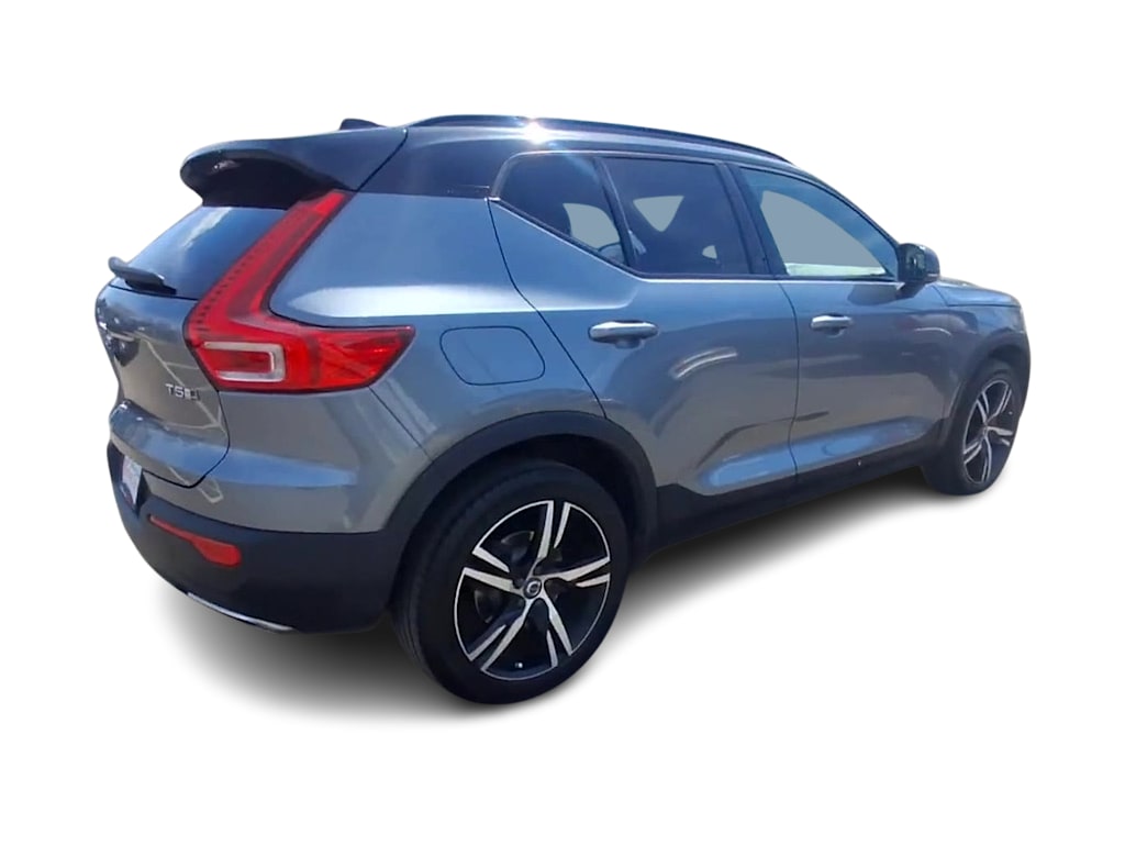 Thumbnail: 2019 Volvo XC40 - 17