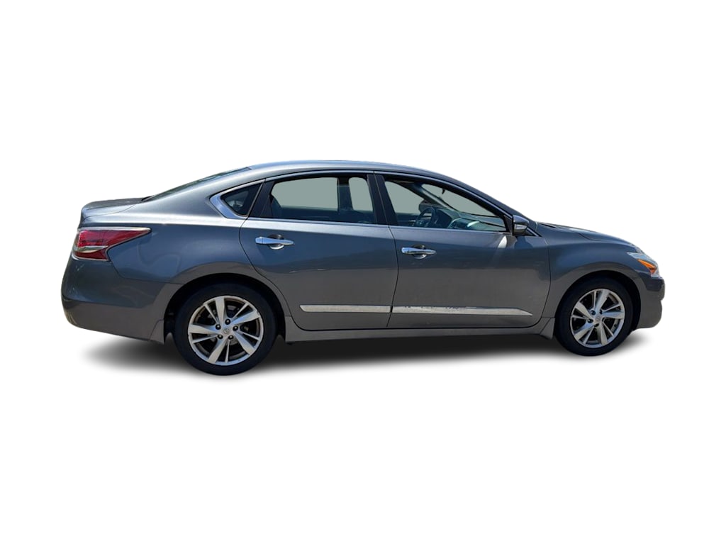 Thumbnail: 2015 Nissan Altima - 17