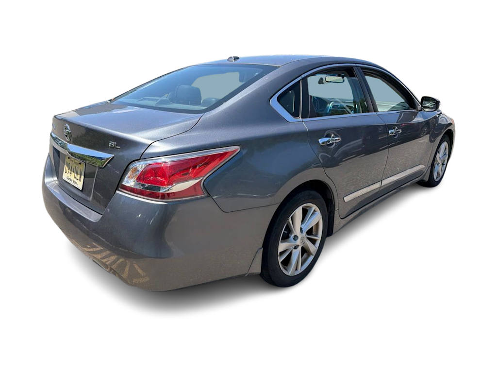 Thumbnail: 2015 Nissan Altima - 15