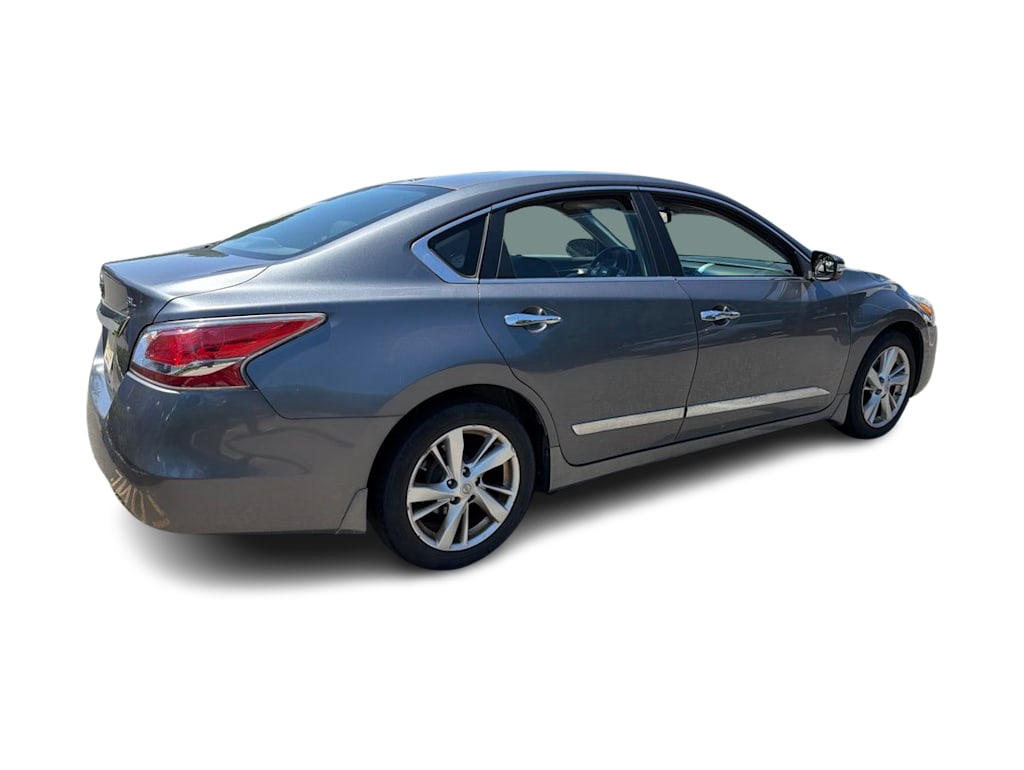 Thumbnail: 2015 Nissan Altima - 16
