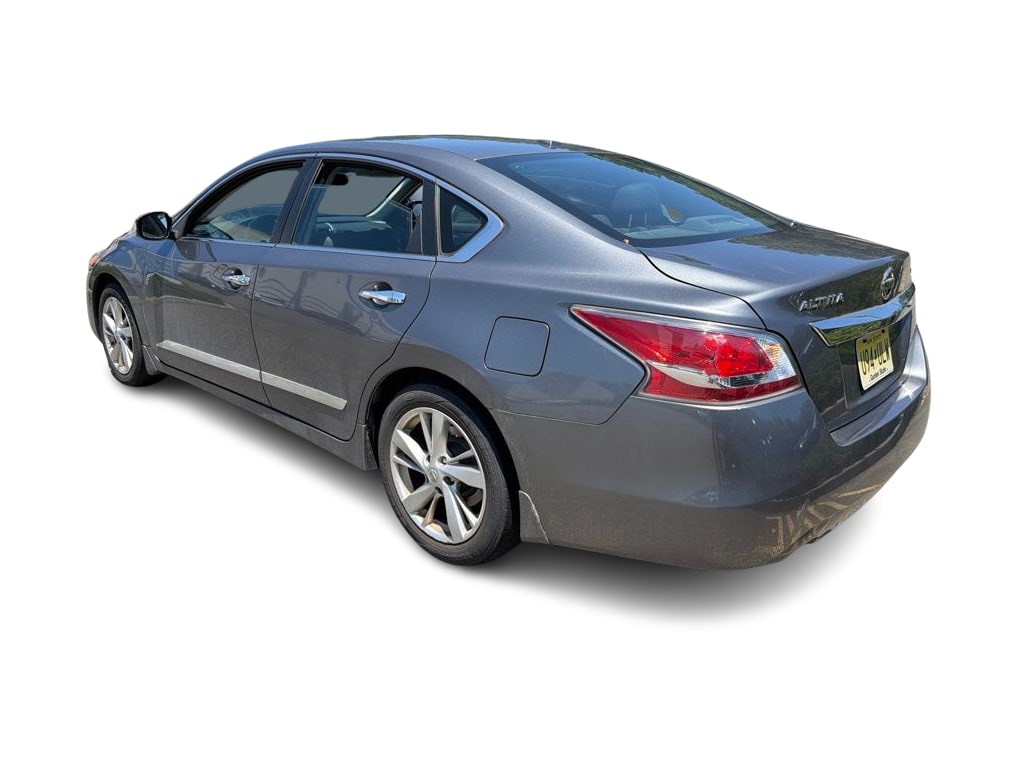 Thumbnail: 2015 Nissan Altima - 14