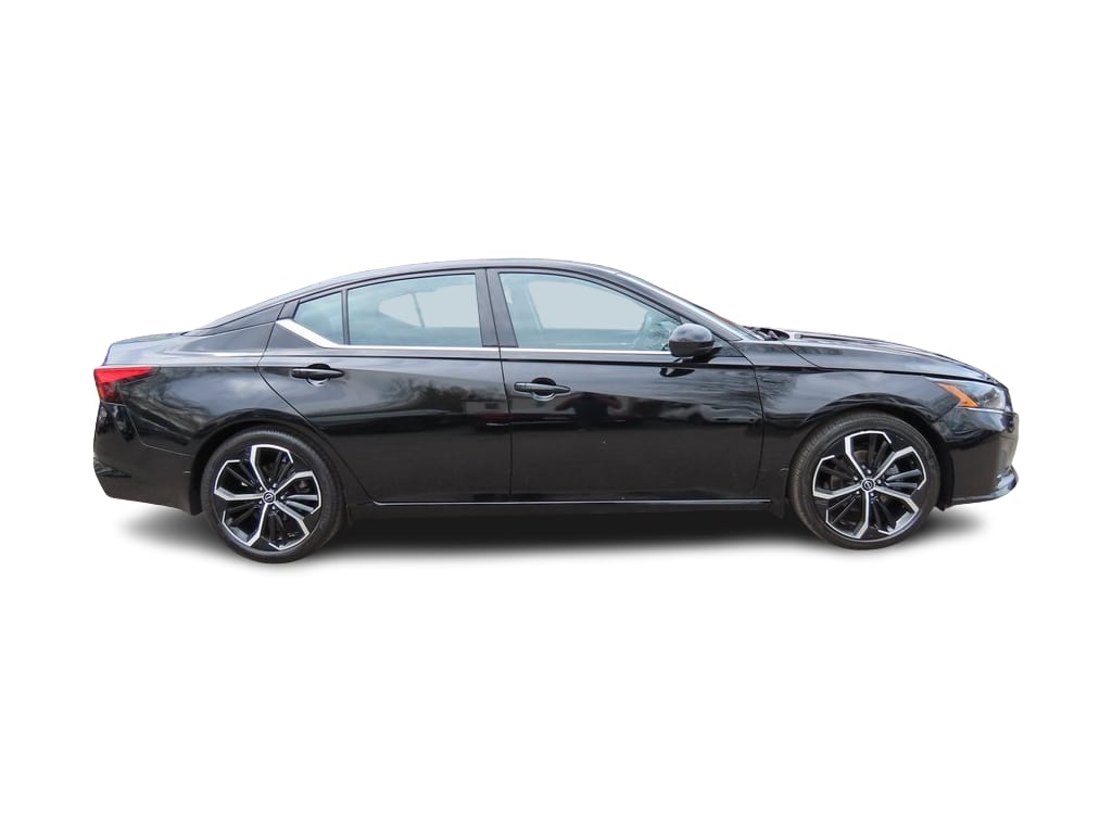 2023 Nissan Altima SR 18
