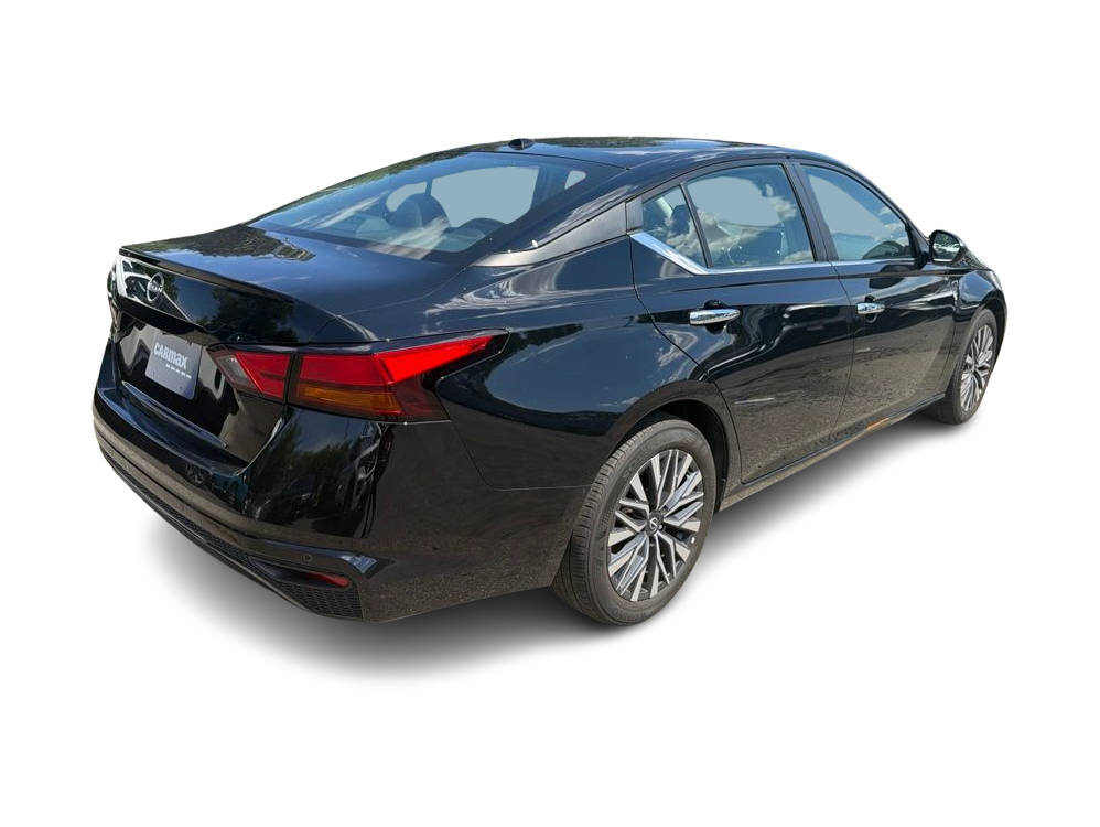 Thumbnail: 2025 Nissan Altima - 17