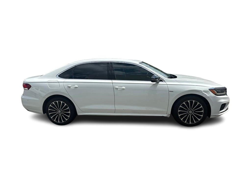 Thumbnail: 2022 Volkswagen Passat - 19
