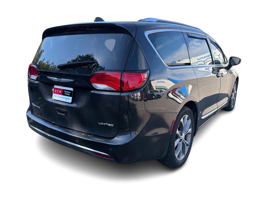 Thumbnail: 2019 Chrysler Pacifica - 14