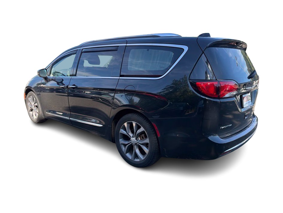 Thumbnail: 2019 Chrysler Pacifica - 9