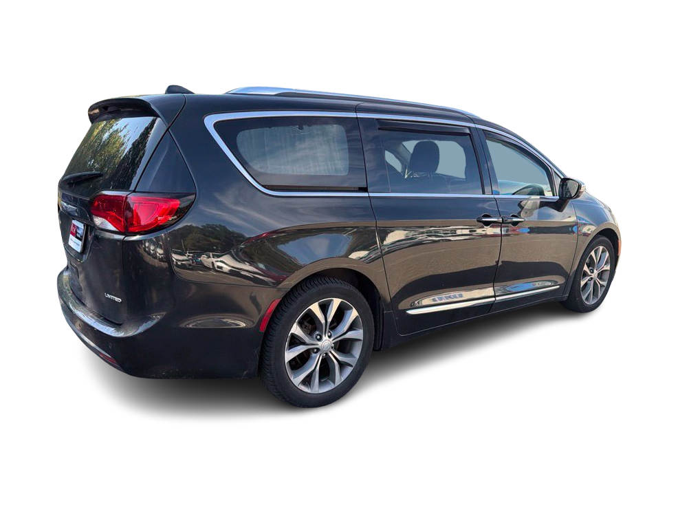 Thumbnail: 2019 Chrysler Pacifica - 16