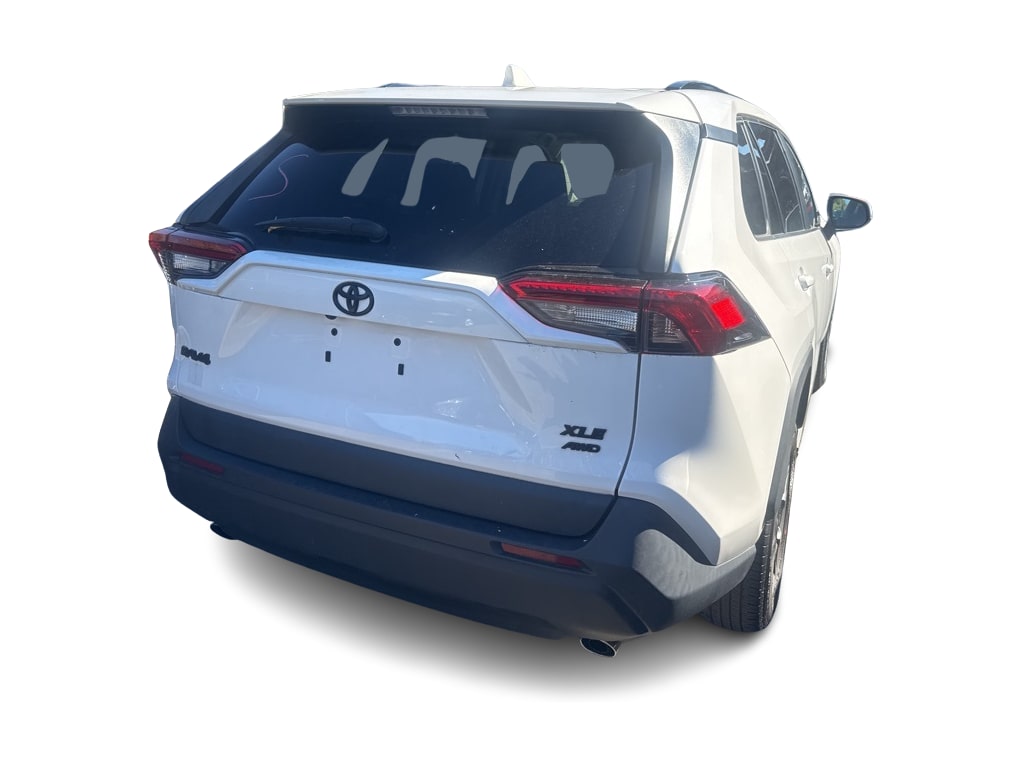 Thumbnail: 2022 Toyota RAV4 - 13