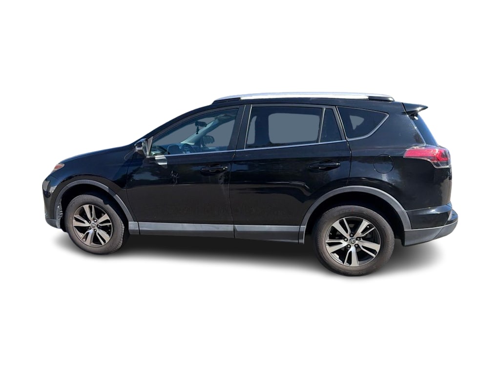 Thumbnail: 2018 Toyota RAV4 - 9